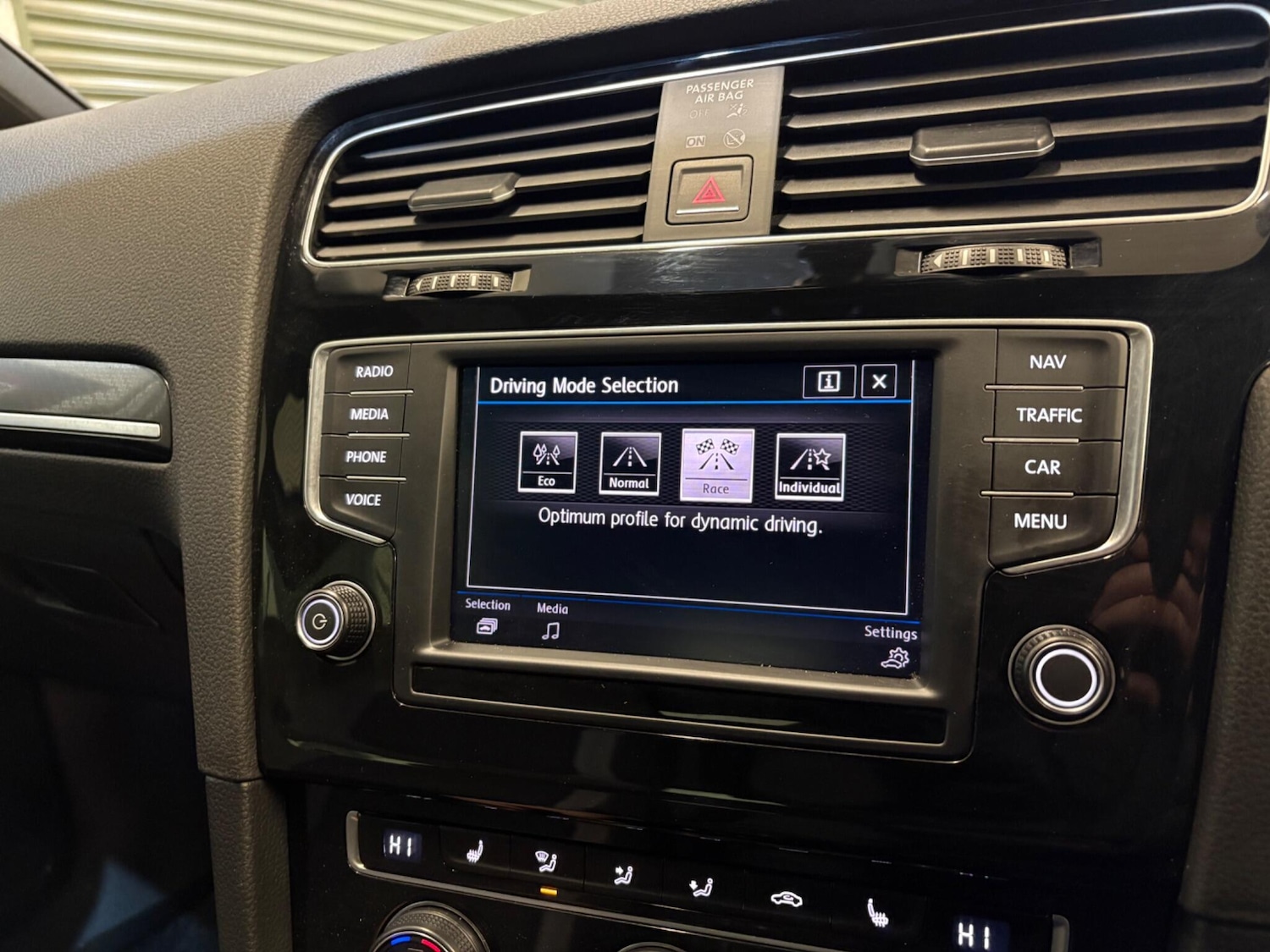 Used Volkswagen Golf 2016 for sale - 76976542: Photo 32