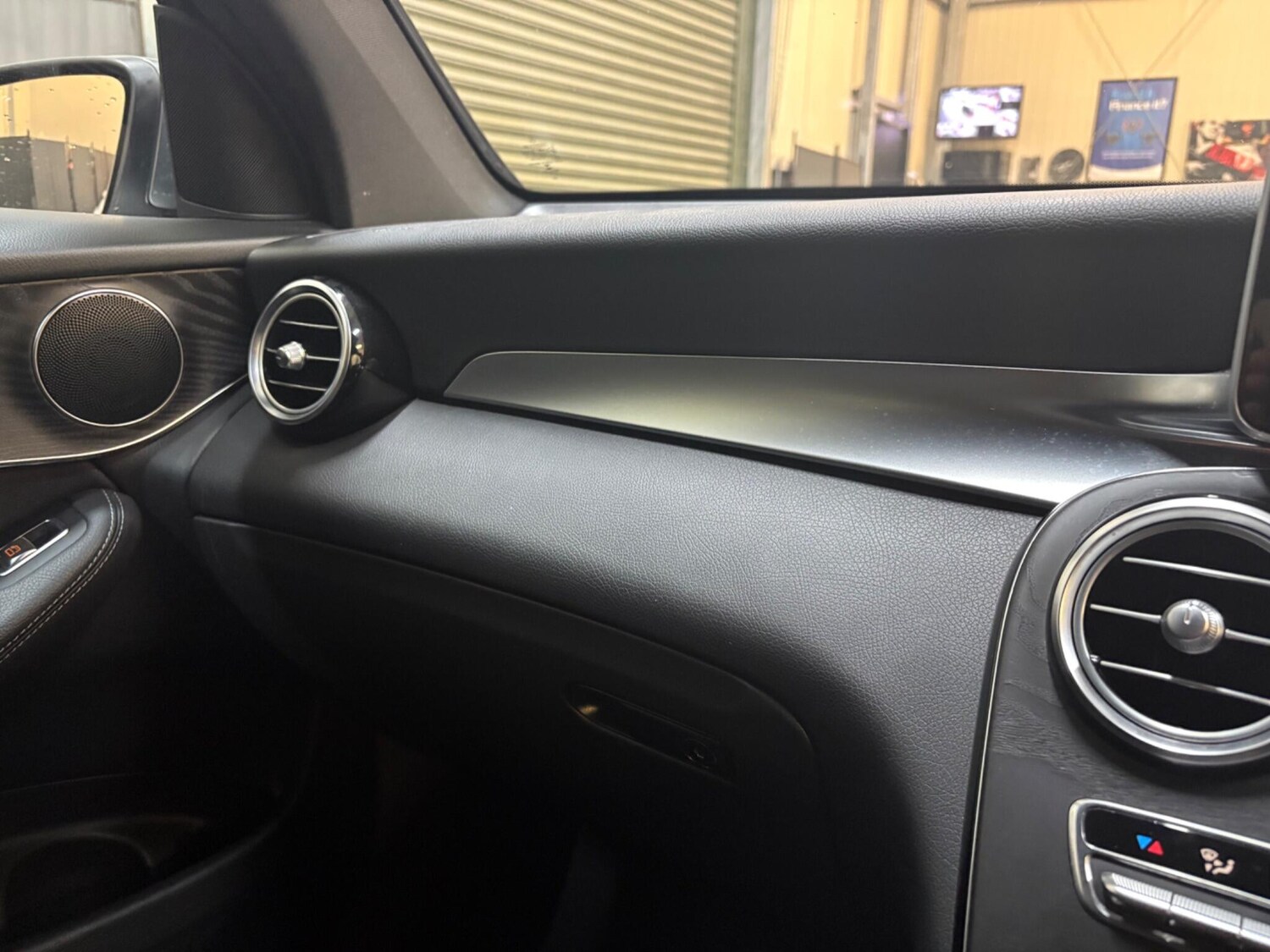 Used Mercedes-Benz GLC 2018 for sale - 77710496: Photo 25