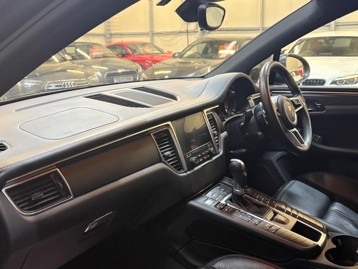 Used Porsche Macan 2018 for sale - 77559645: Photo 11