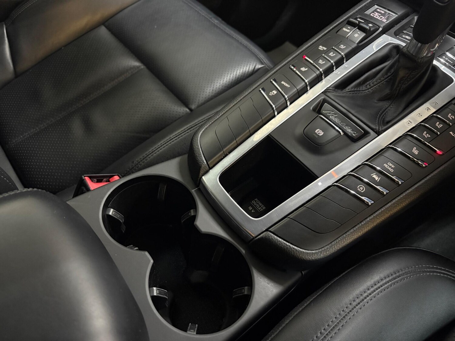 Used Porsche Macan 2018 for sale - 77559645: Photo 25