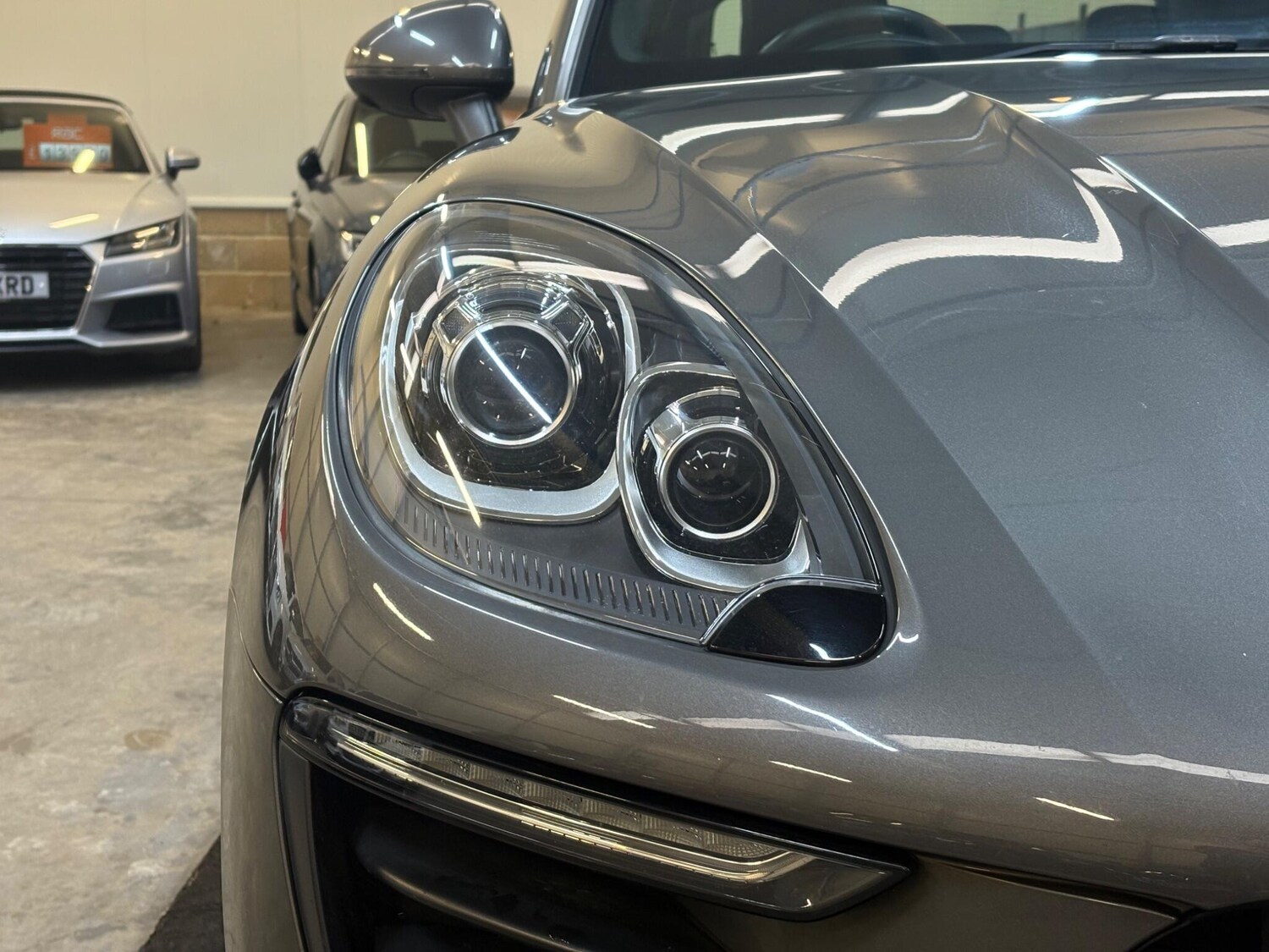 Used Porsche Macan 2018 for sale - 77559645: Photo 52