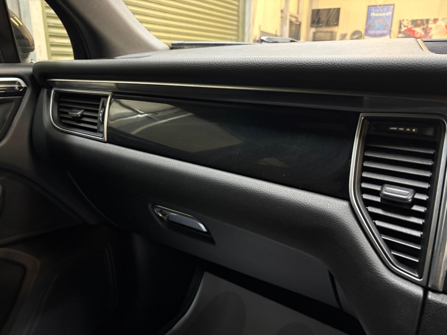 Used Porsche Macan 2018 for sale - 77358764: Photo 26