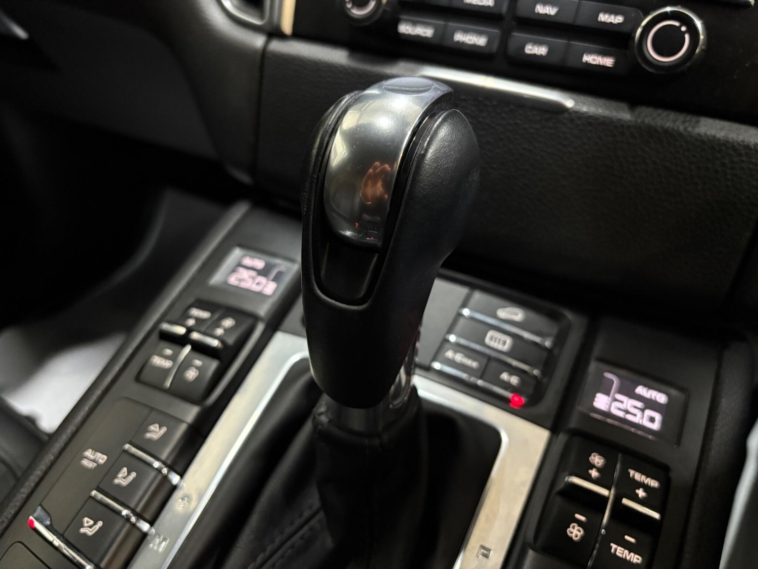 Used Porsche Macan 2018 for sale - 77358764: Photo 33