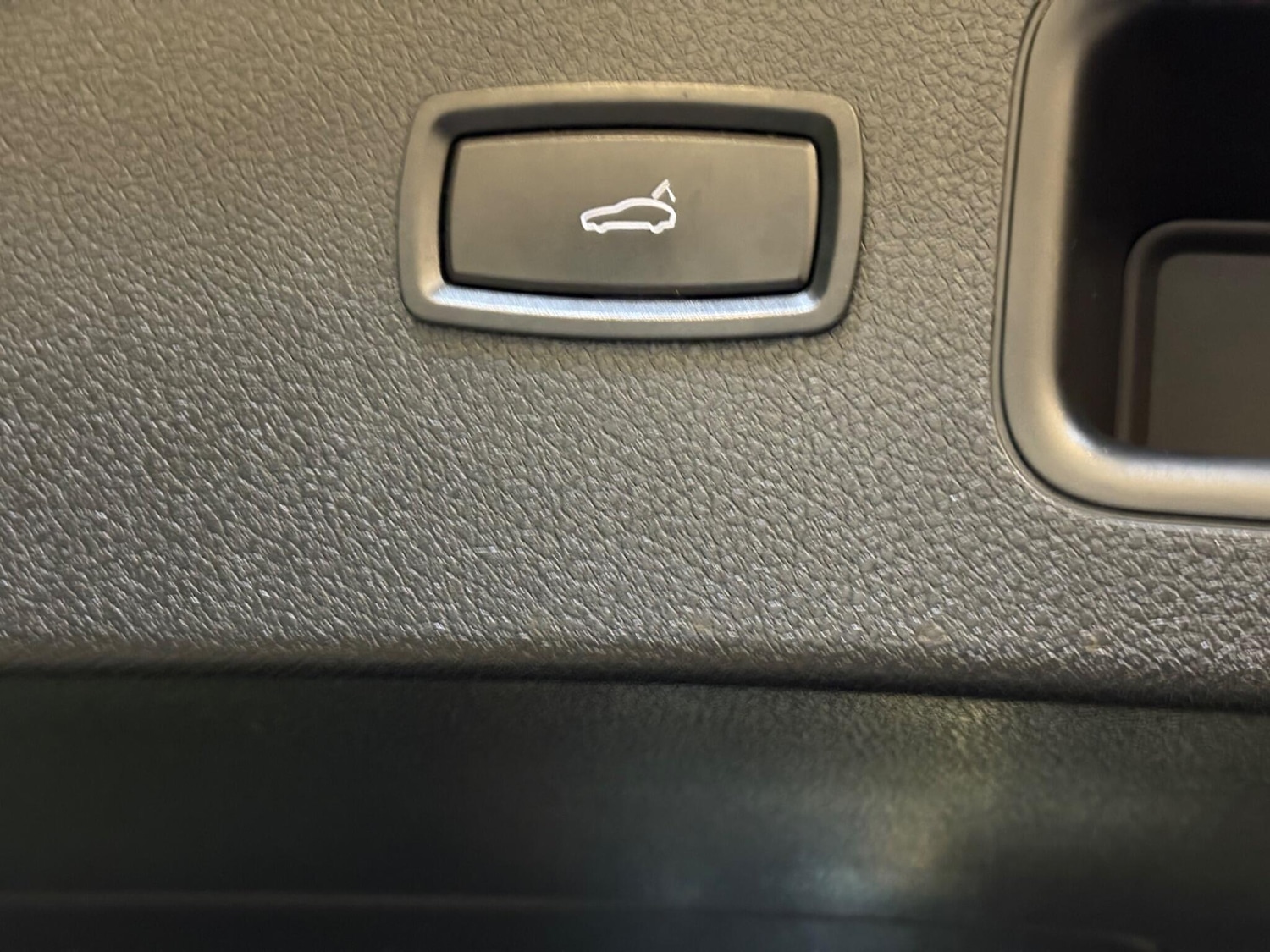 Used Porsche Macan 2018 for sale - 77358764: Photo 51