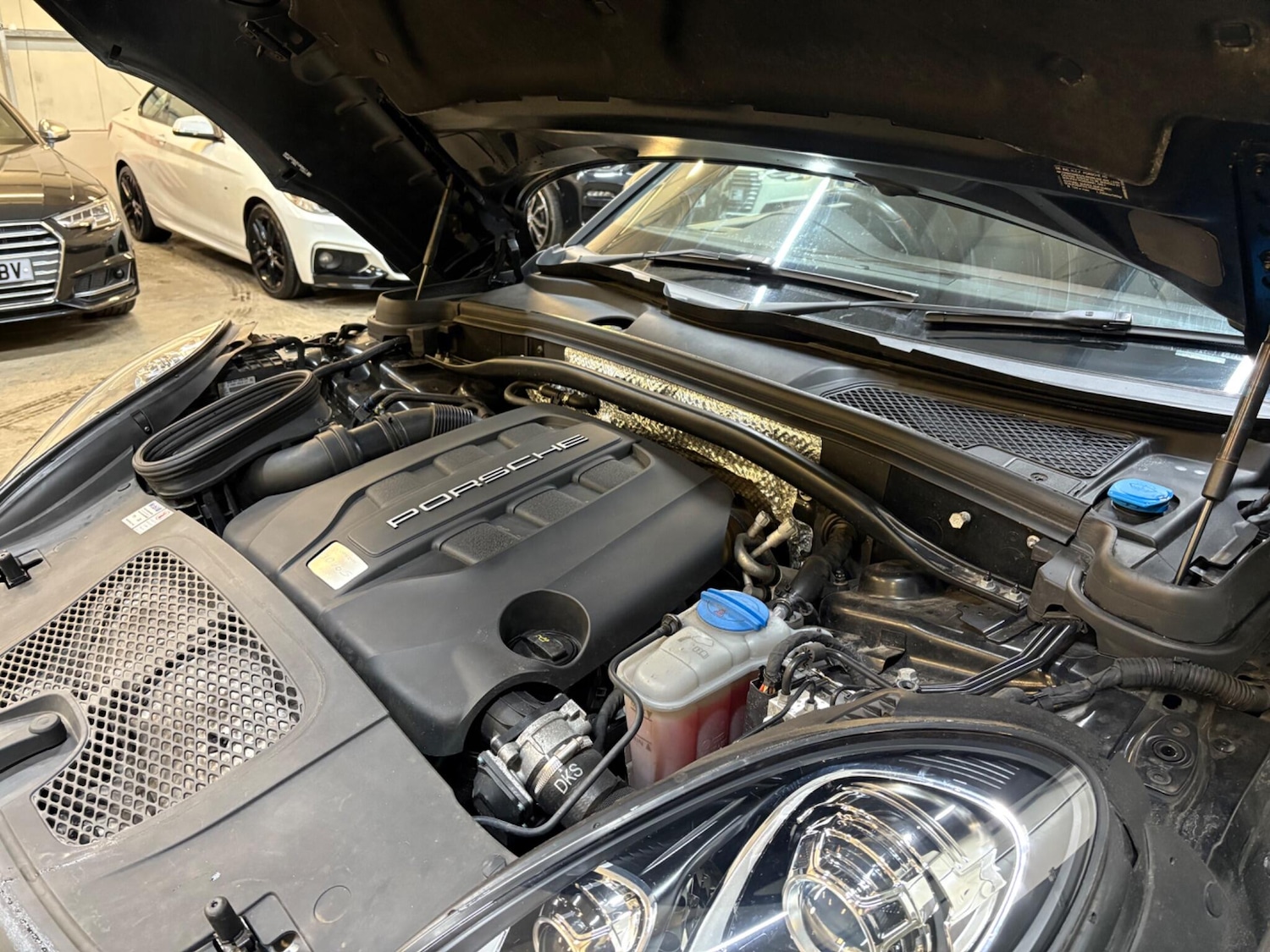 Used Porsche Macan 2018 for sale - 77358764: Photo 54