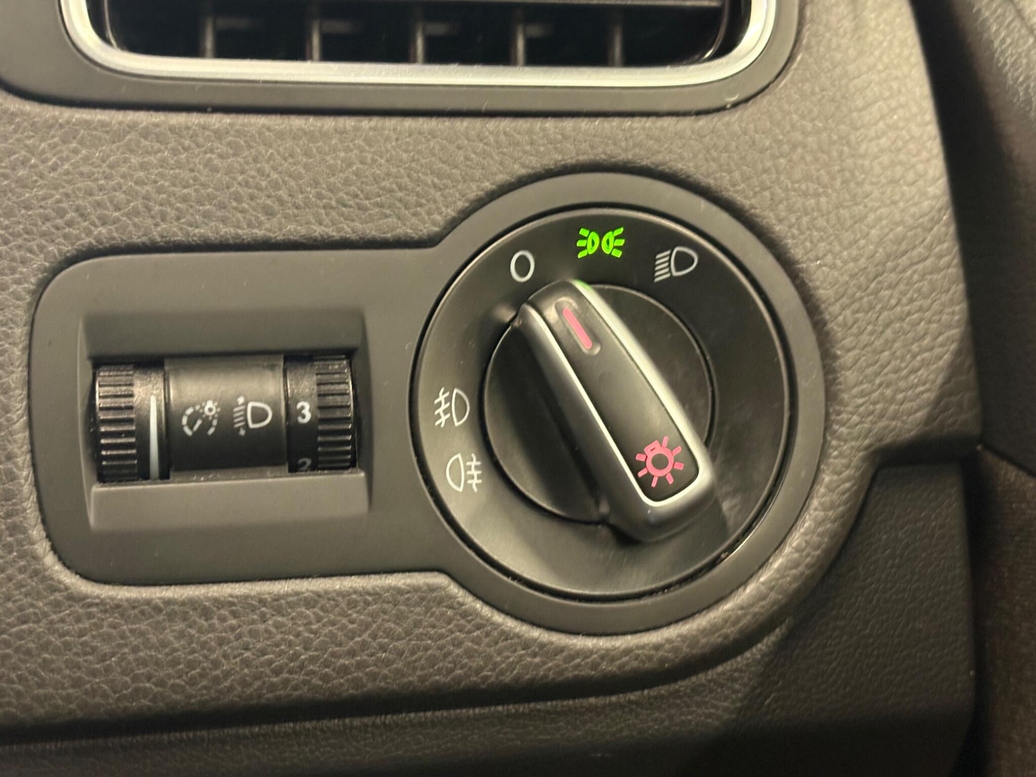 Used Volkswagen Polo 2013 for sale - 76360853: Photo 23
