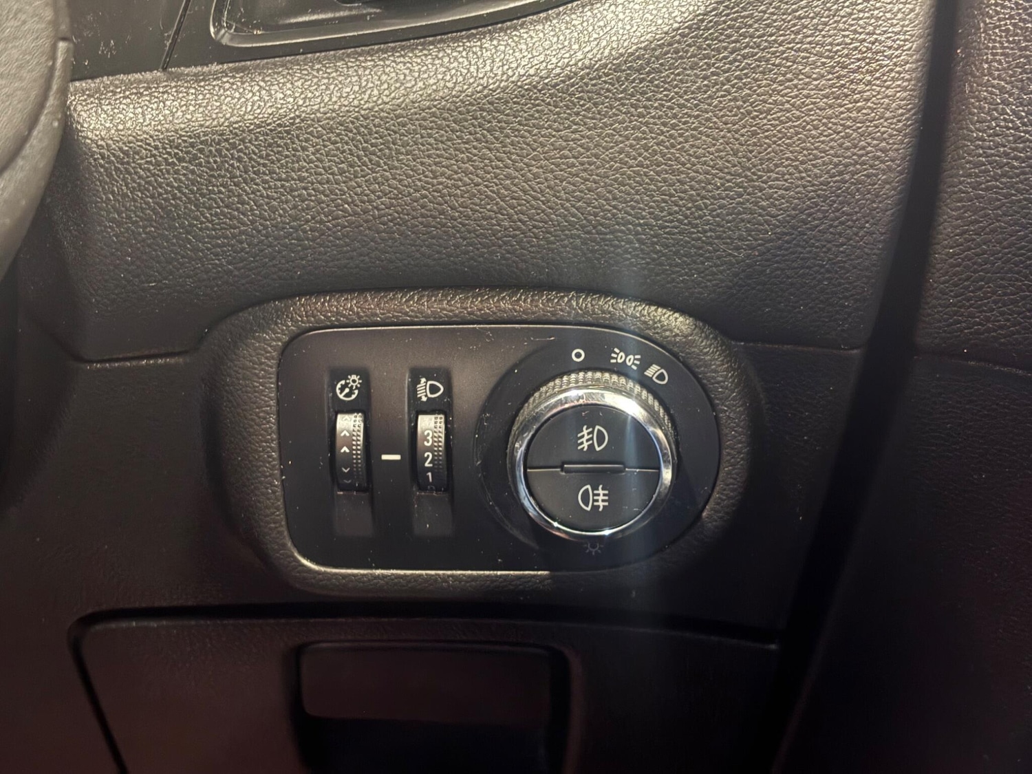 Used Vauxhall Zafira 2014 for sale - 76457772: Photo 21