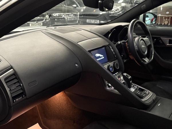 Used Jaguar F-Type 2017 for sale - 76179646: Photo 10