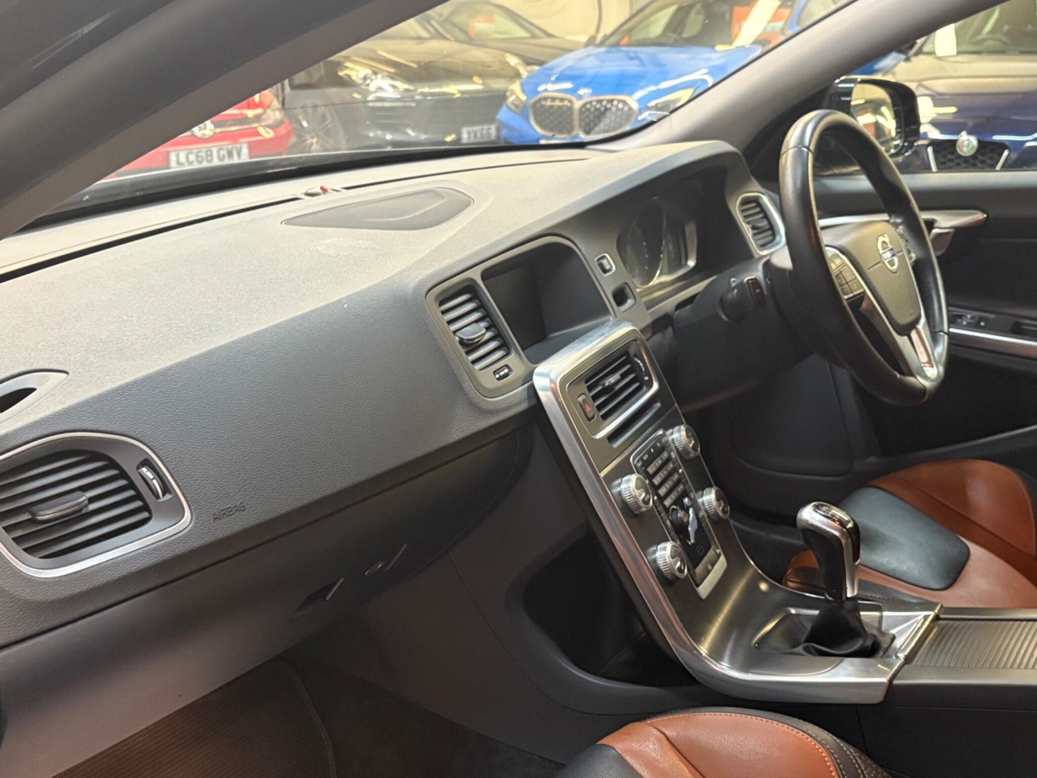 Used Volvo V60 2016 for sale - 78204077: Photo 10