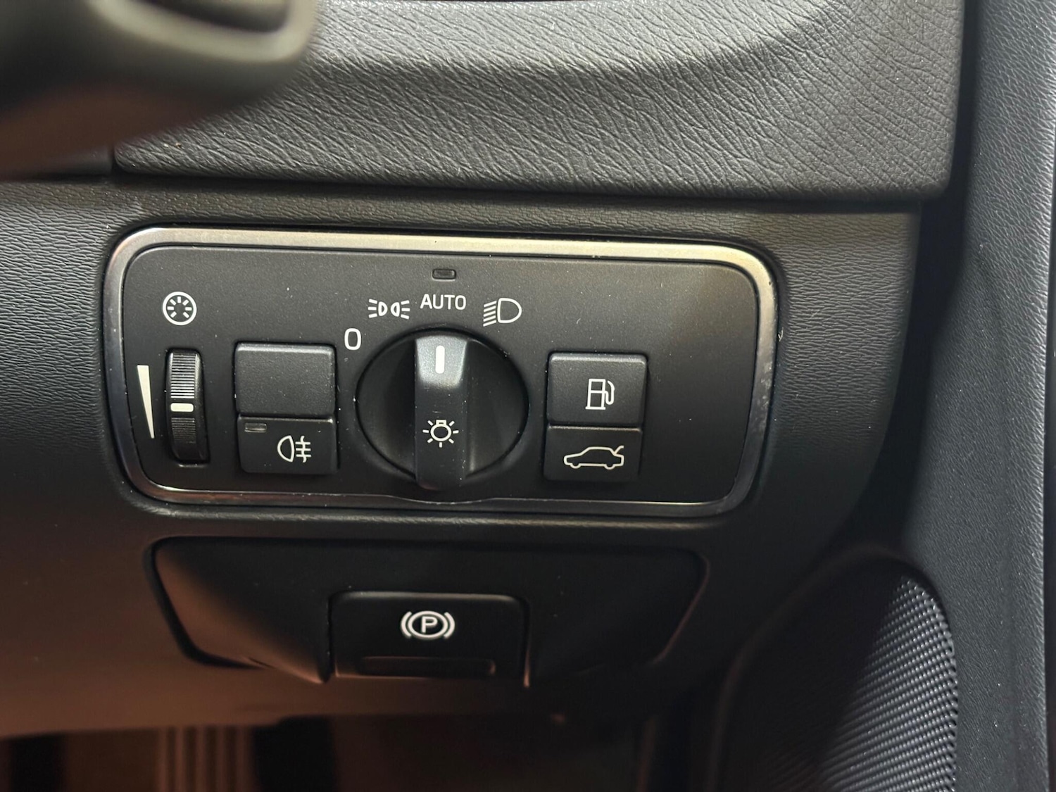 Used Volvo V60 2016 for sale - 78204077: Photo 17