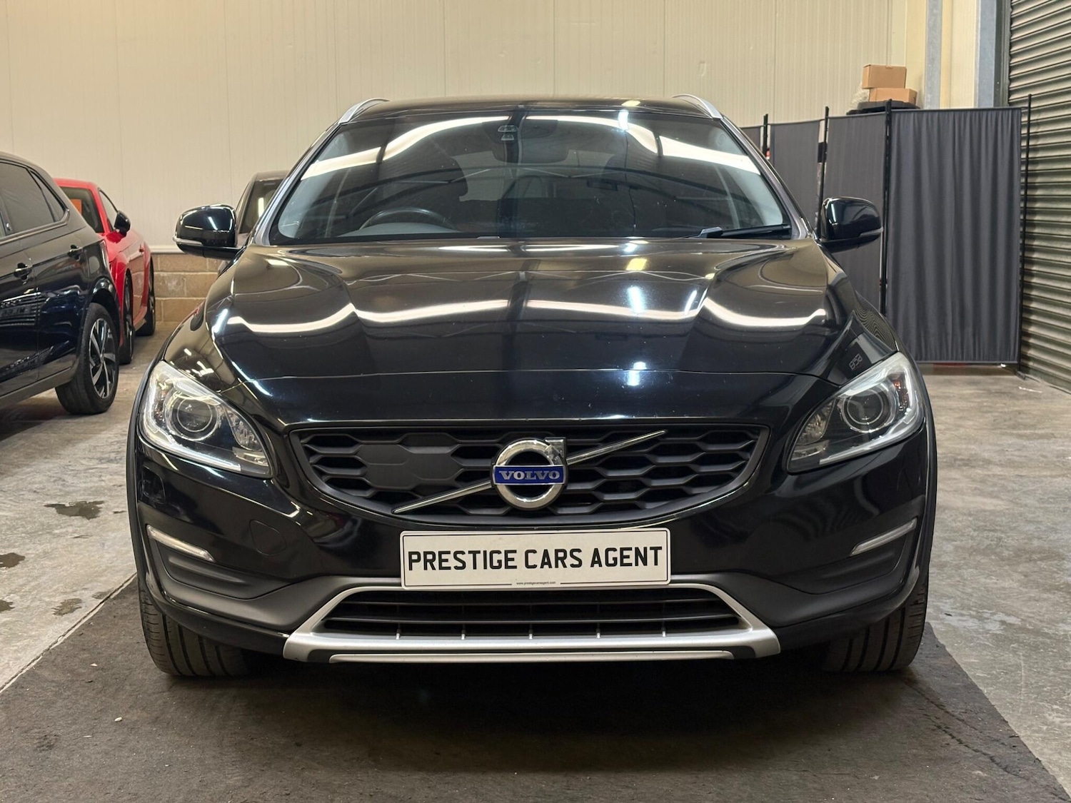 Used Volvo V60 2016 for sale - 78204077: Photo 2