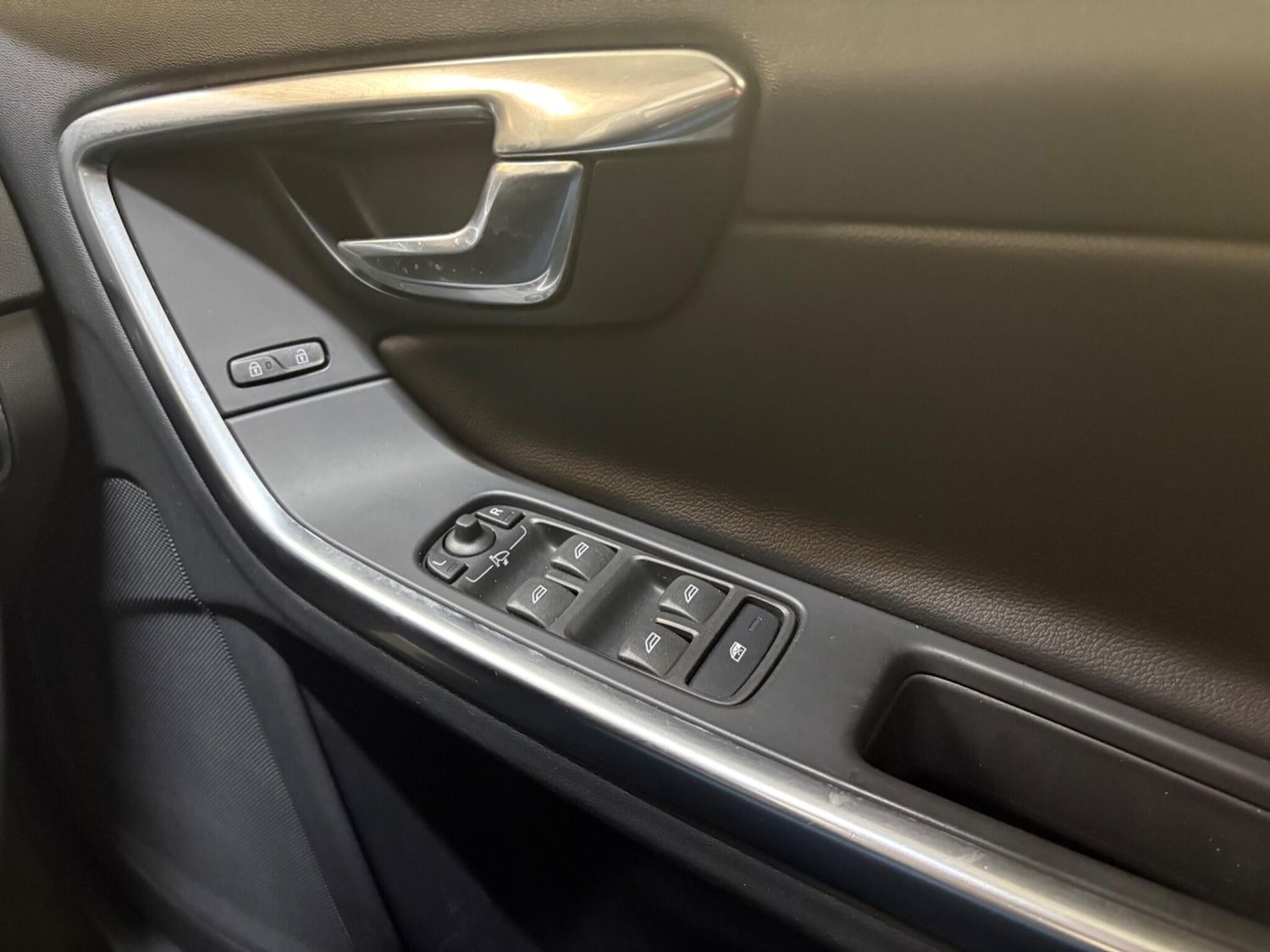 Used Volvo V60 2016 for sale - 78204077: Photo 20