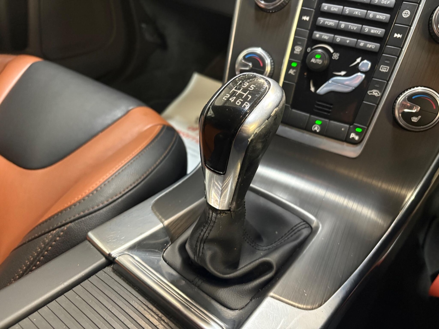 Used Volvo V60 2016 for sale - 78204077: Photo 24