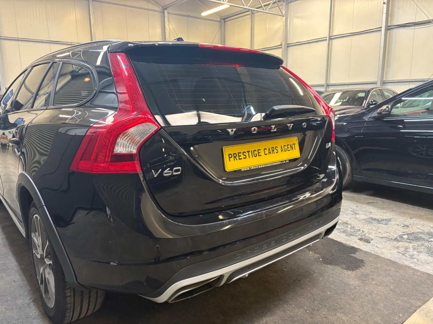 Used Volvo V60 2016 for sale - 78204077: Photo 33