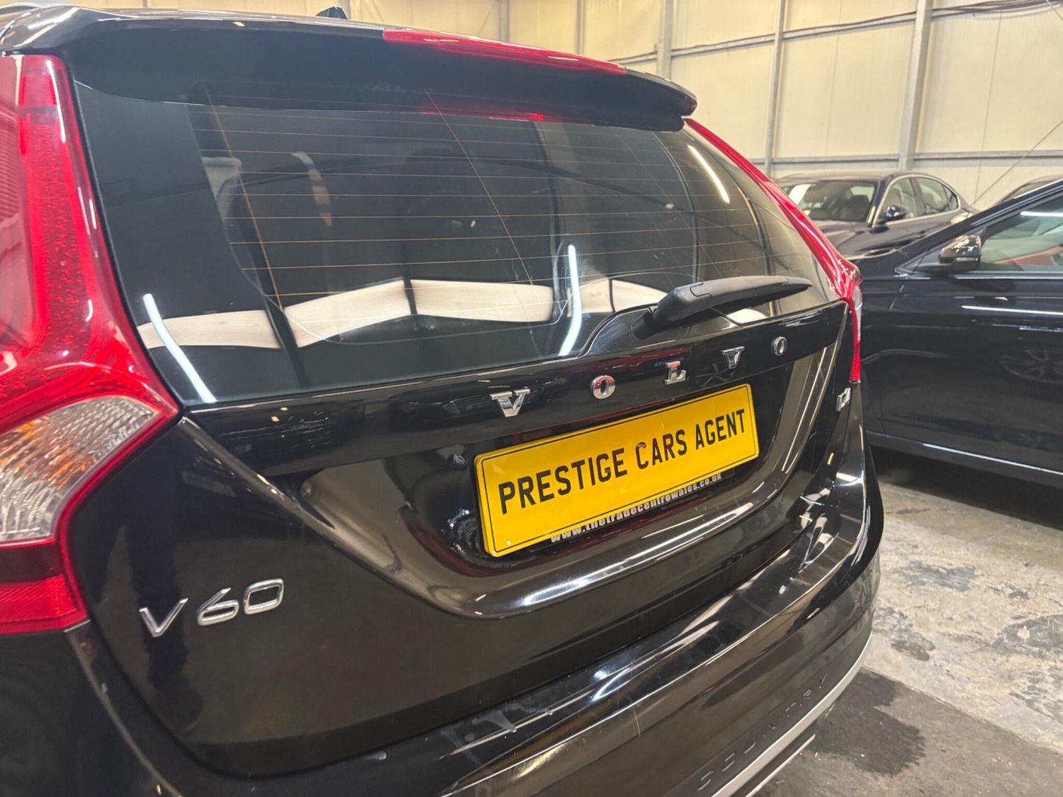 Used Volvo V60 2016 for sale - 78204077: Photo 34