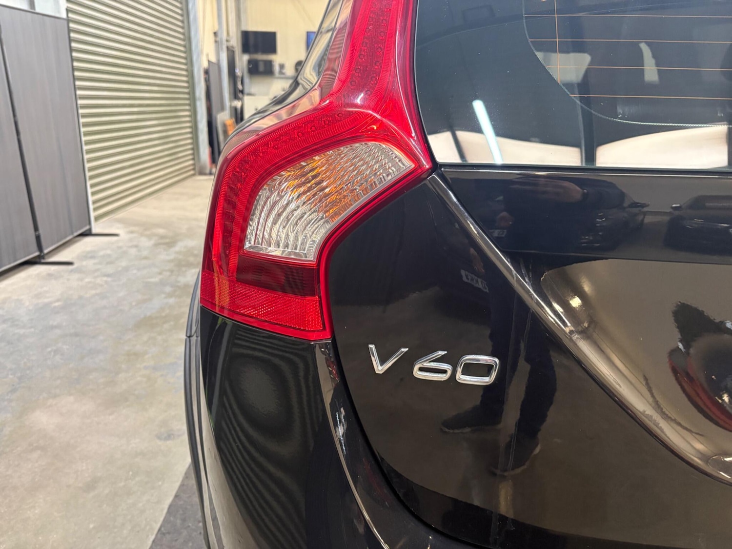 Used Volvo V60 2016 for sale - 78204077: Photo 35