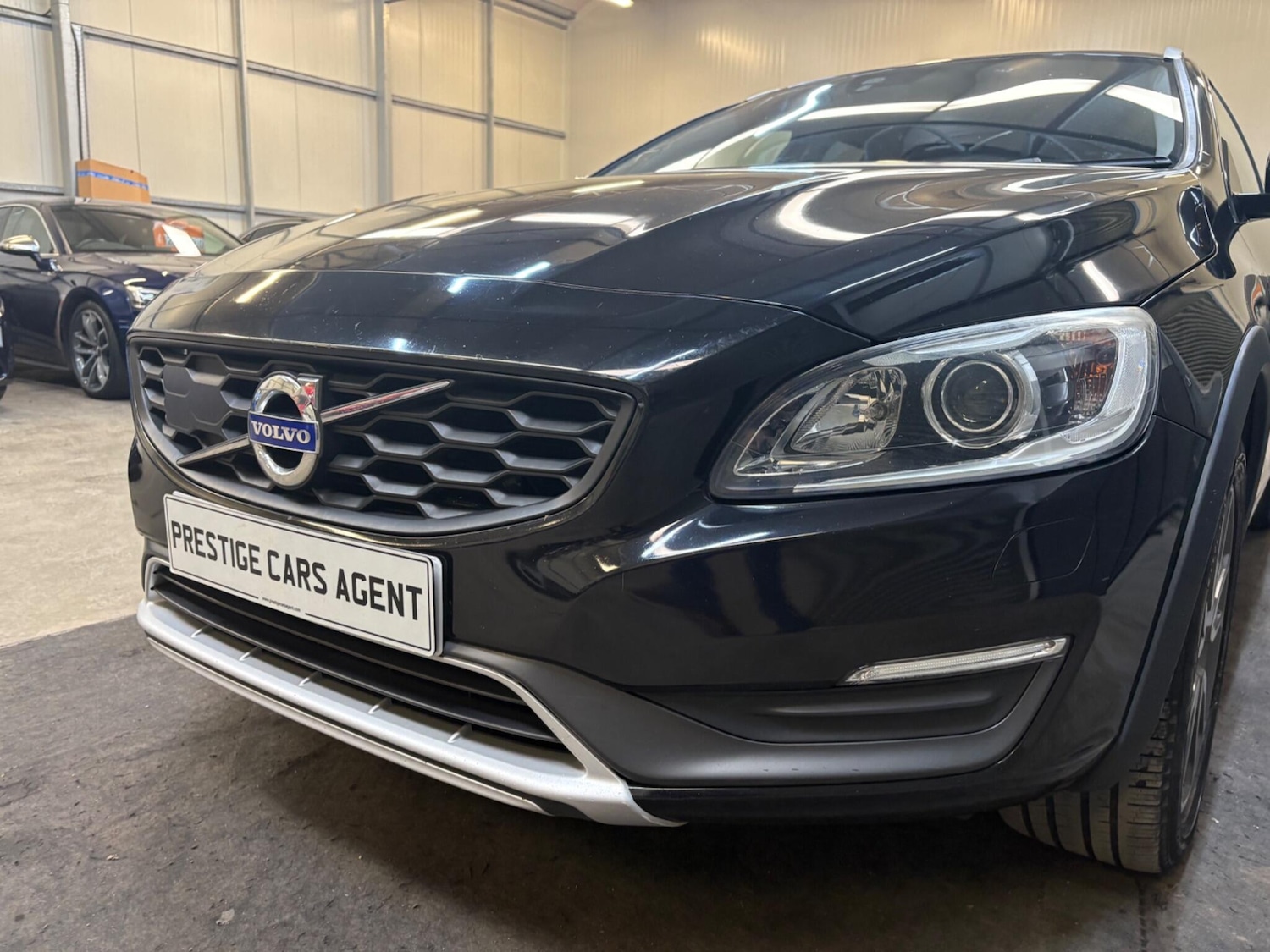 Used Volvo V60 2016 for sale - 78204077: Photo 38