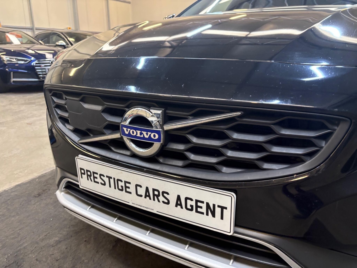 Used Volvo V60 2016 for sale - 78204077: Photo 39