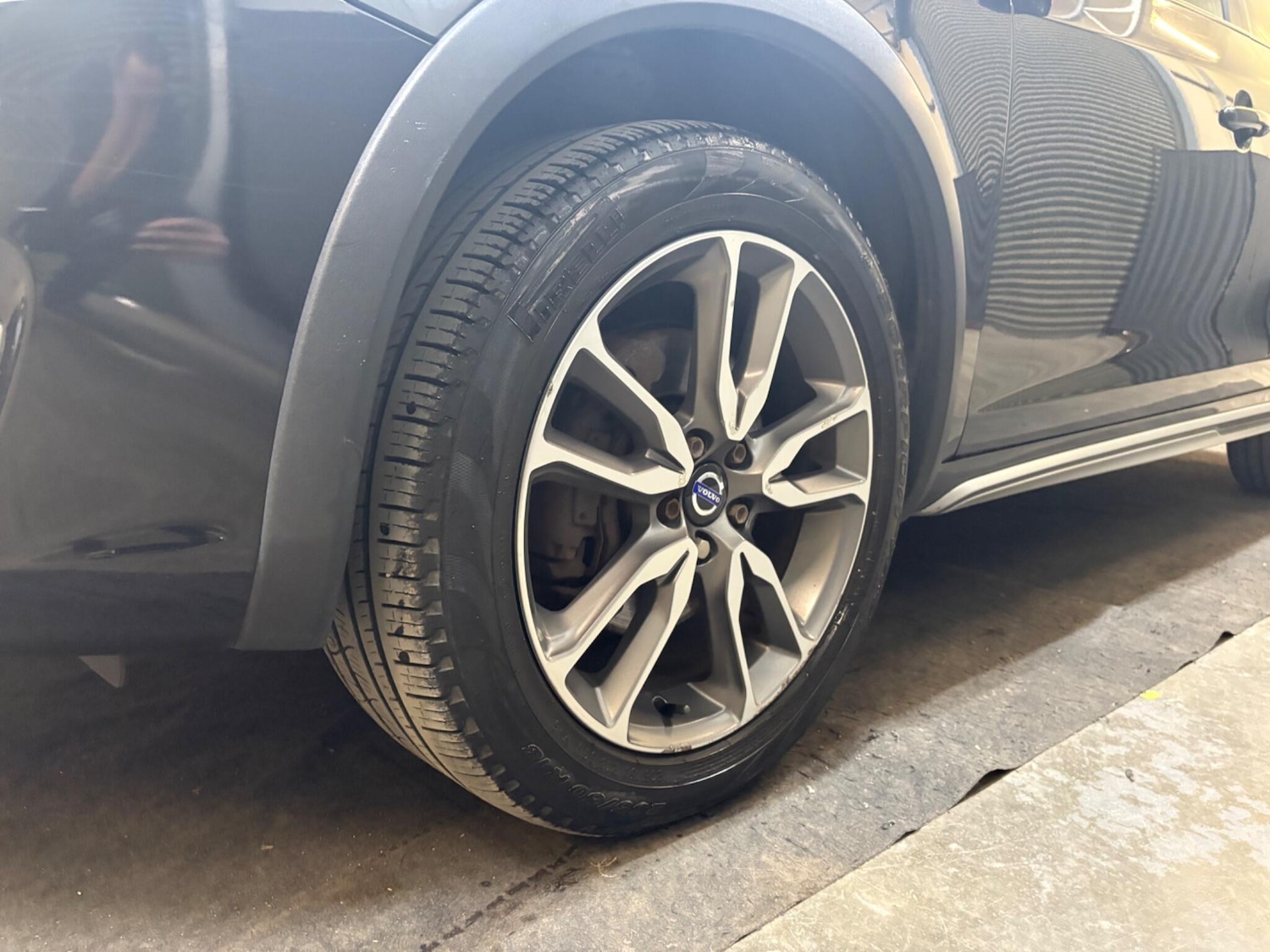 Used Volvo V60 2016 for sale - 78204077: Photo 41