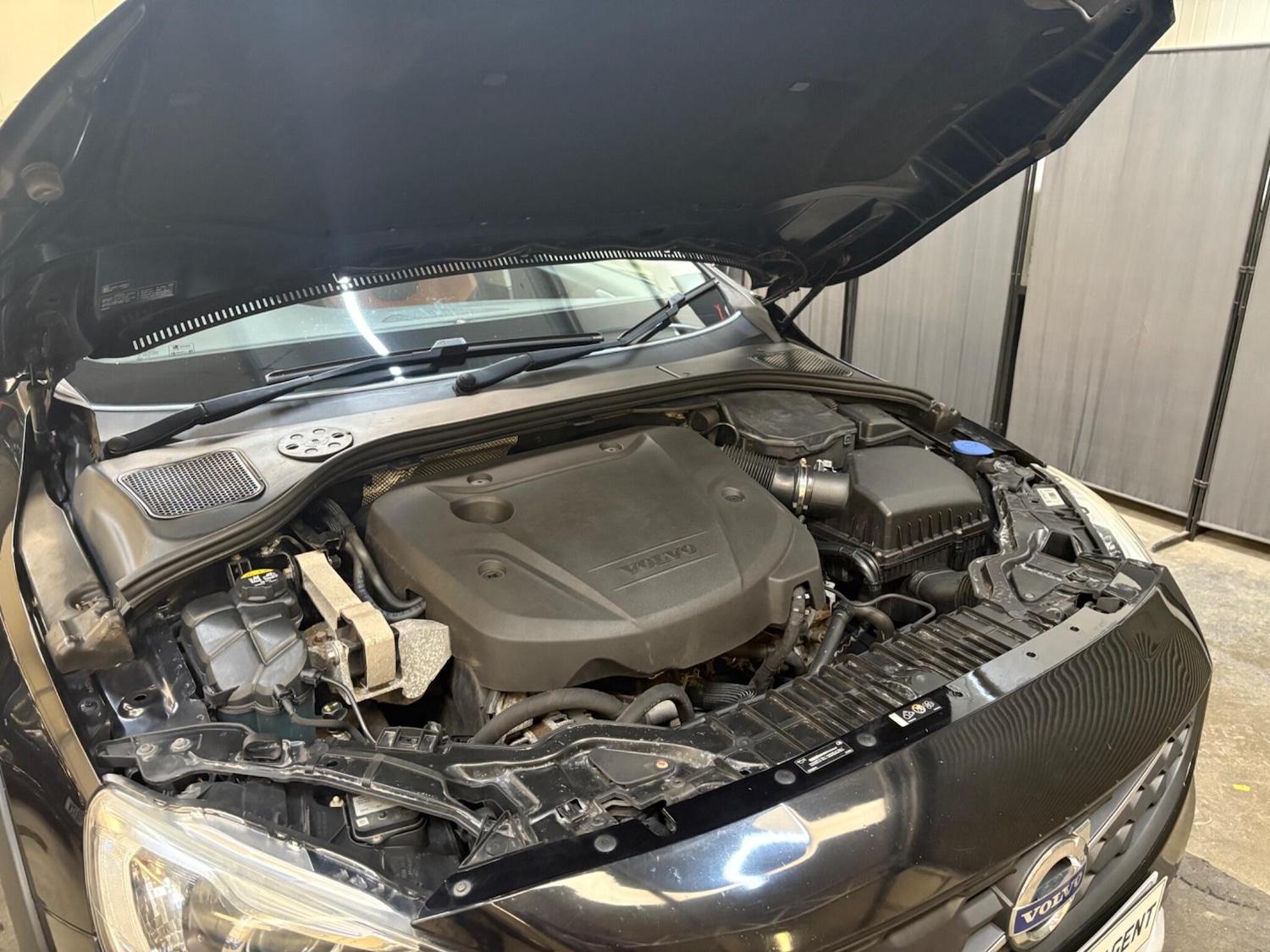 Used Volvo V60 2016 for sale - 78204077: Photo 46