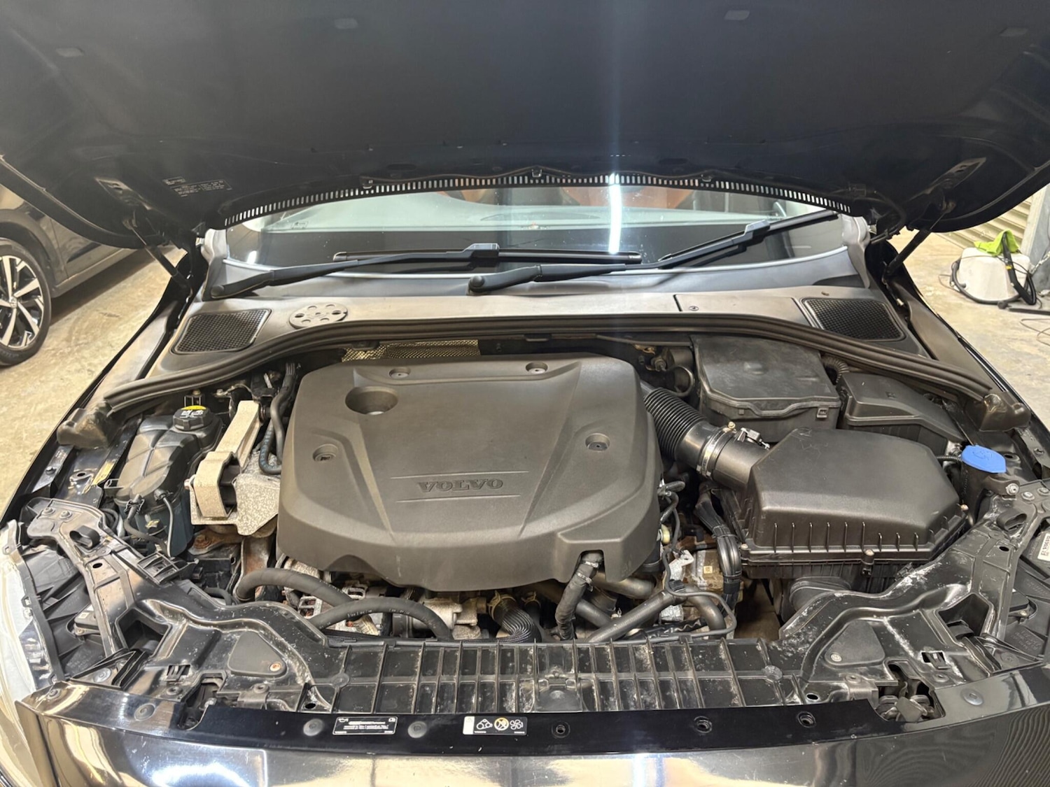 Used Volvo V60 2016 for sale - 78204077: Photo 47