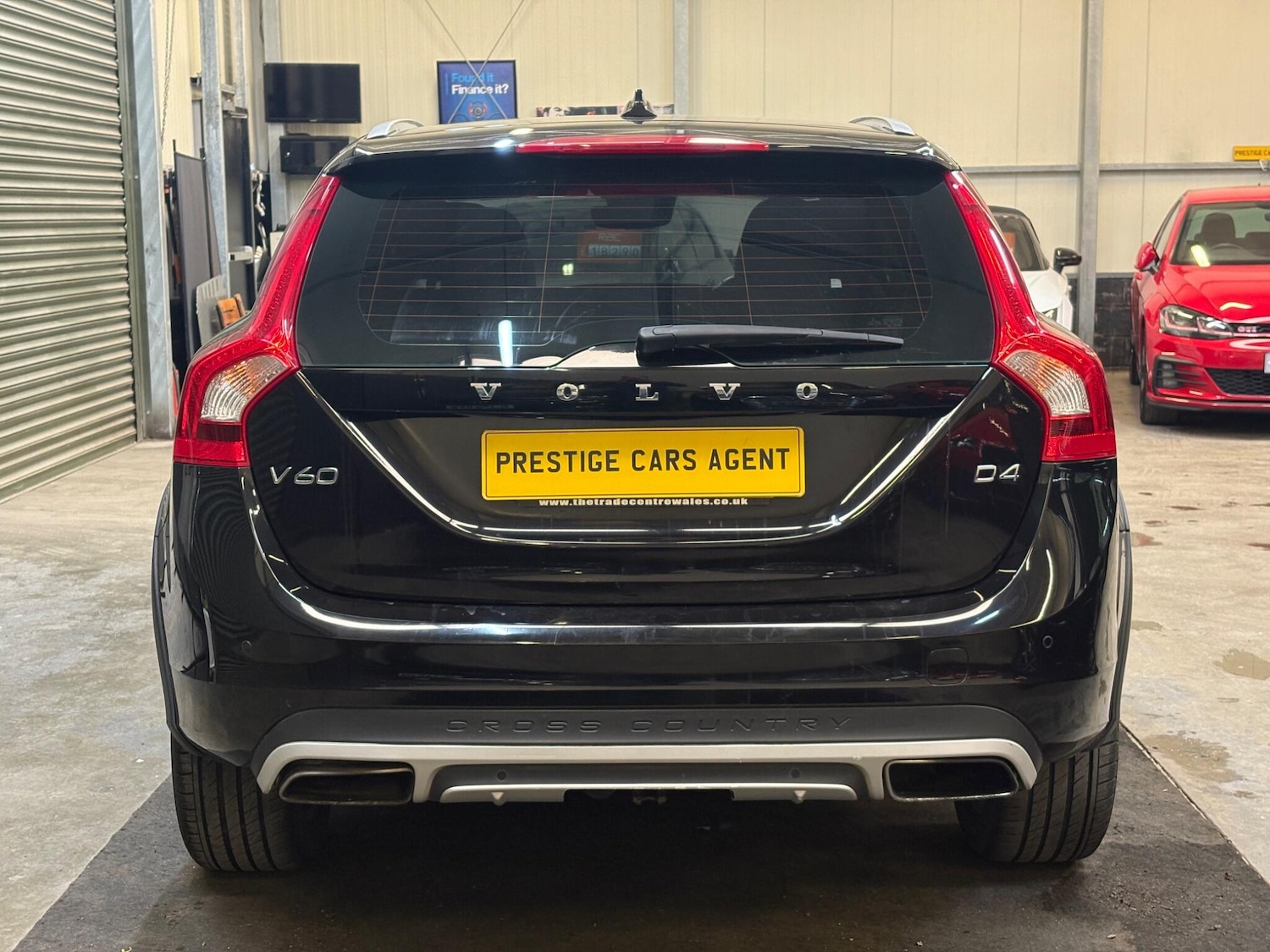 Used Volvo V60 2016 for sale - 78204077: Photo 5