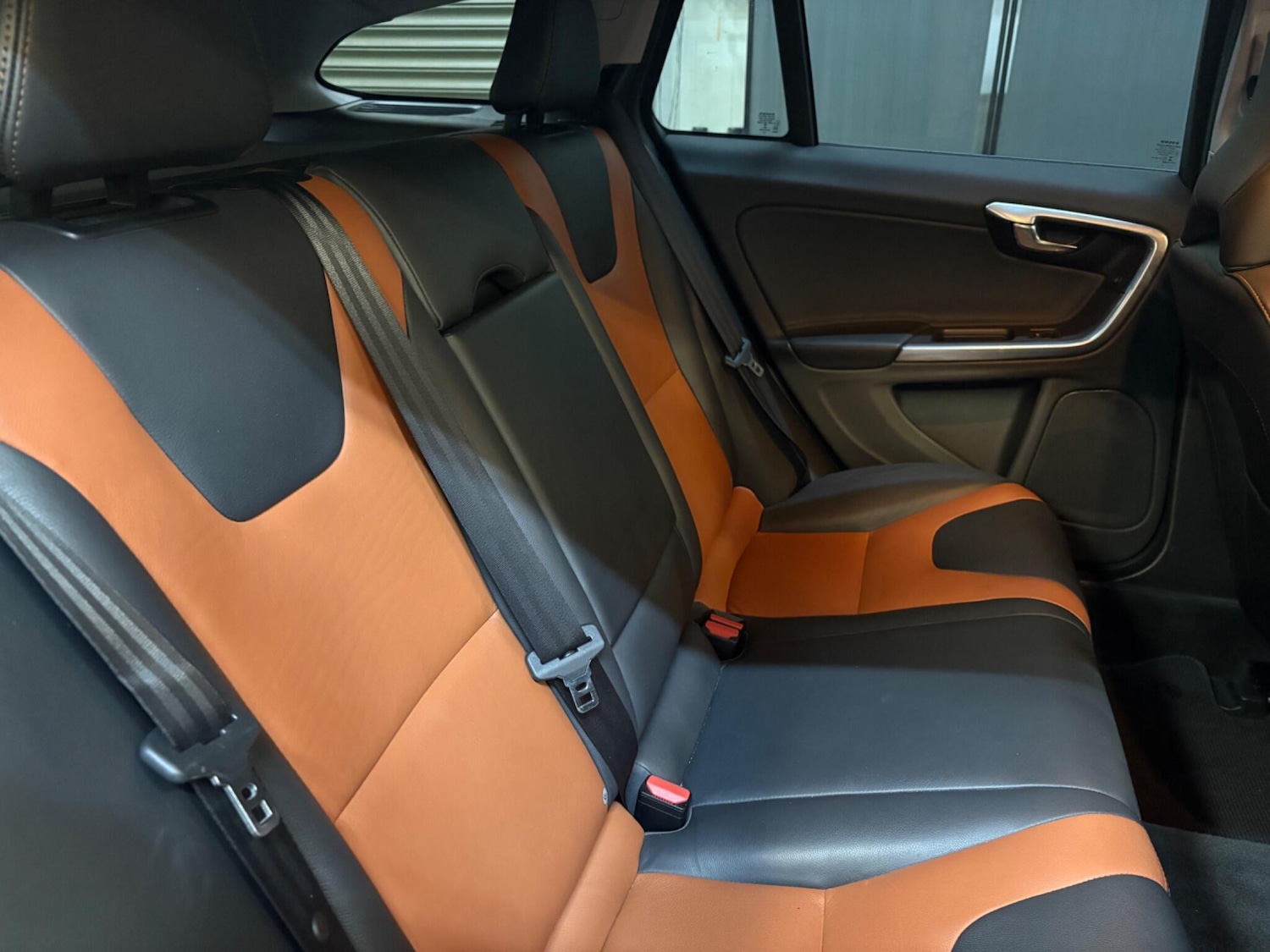 Used Volvo V60 2016 for sale - 78204077: Photo 9