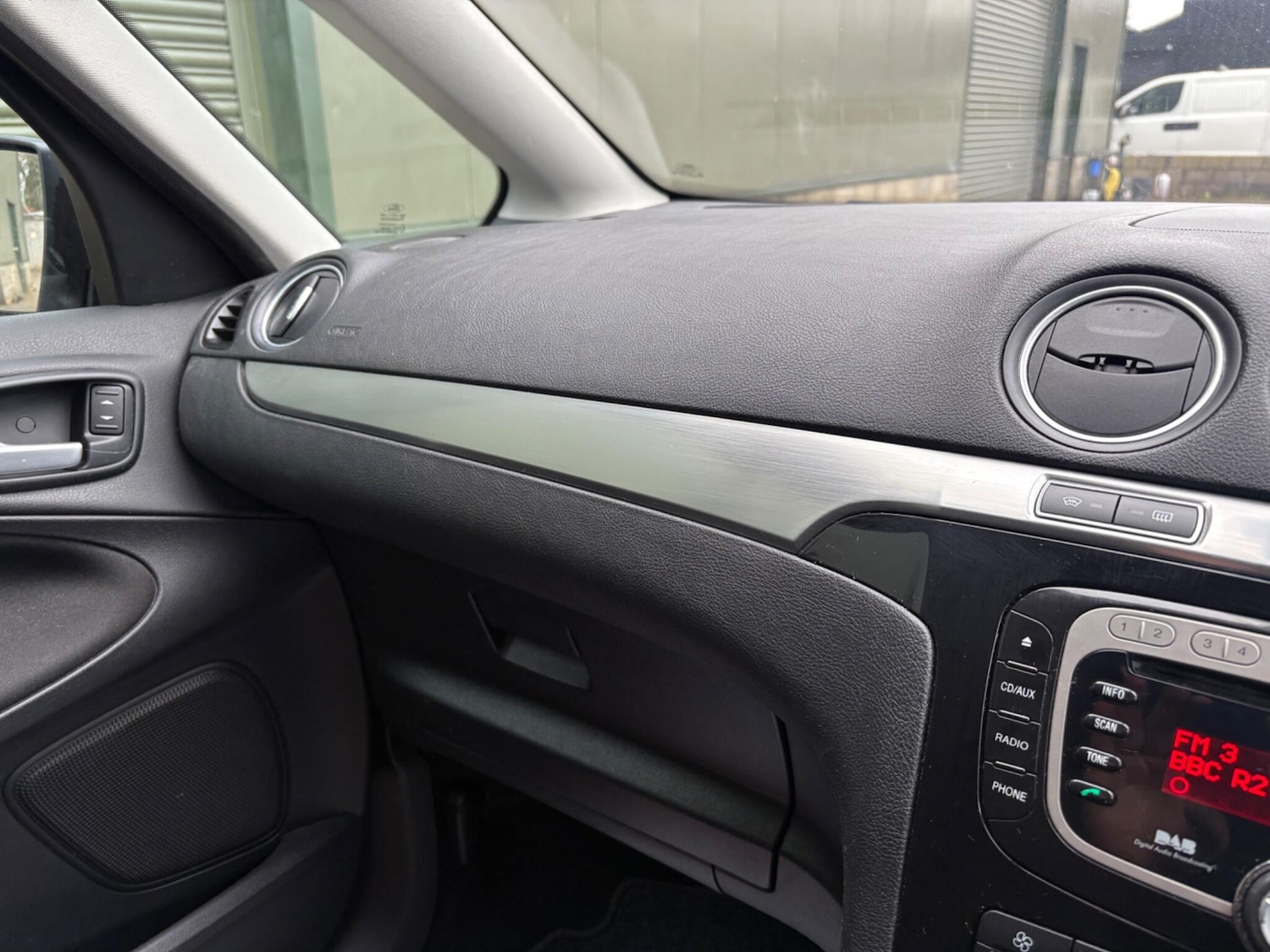 Used Ford S-Max 2014 for sale - 77174477: Photo 29