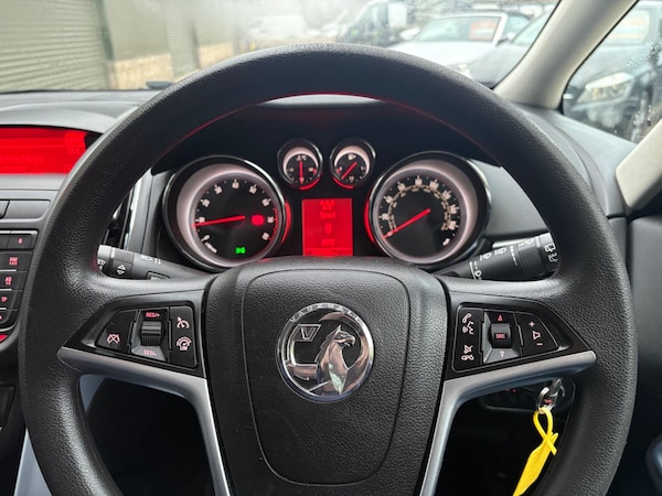 Used Vauxhall Zafira Tourer 2014 for sale - 76260130: Photo 16