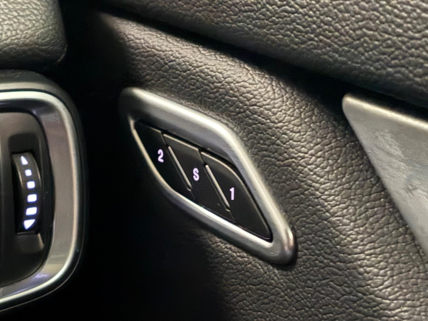 Used Maserati Levante 2017 for sale - 76227538: Photo 41