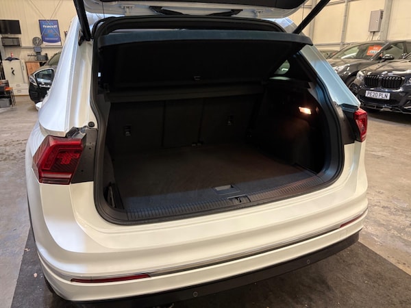 Used Volkswagen Tiguan 2019 for sale - 76021178: Photo 42