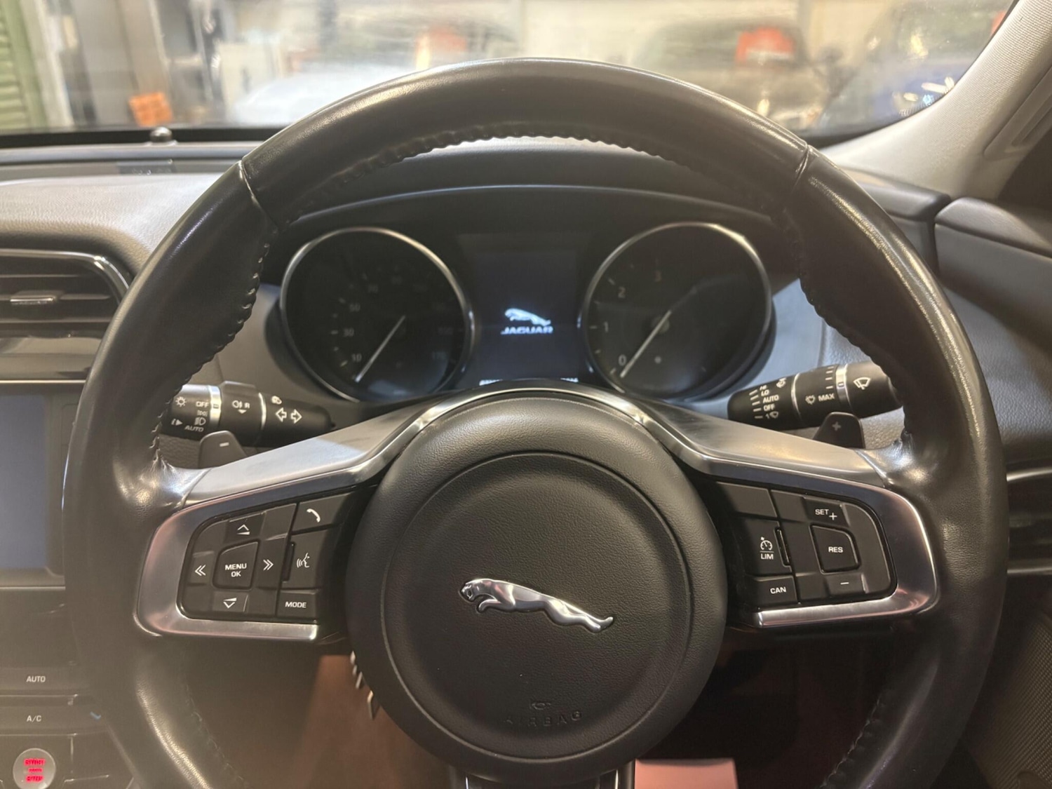 Used Jaguar XE 2018 for sale - 77029606: Photo 14