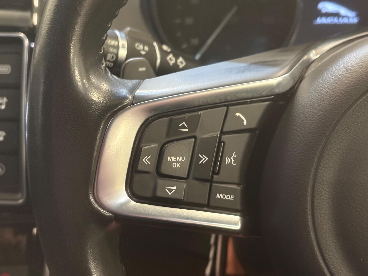 Used Jaguar XE 2018 for sale - 77029606: Photo 15