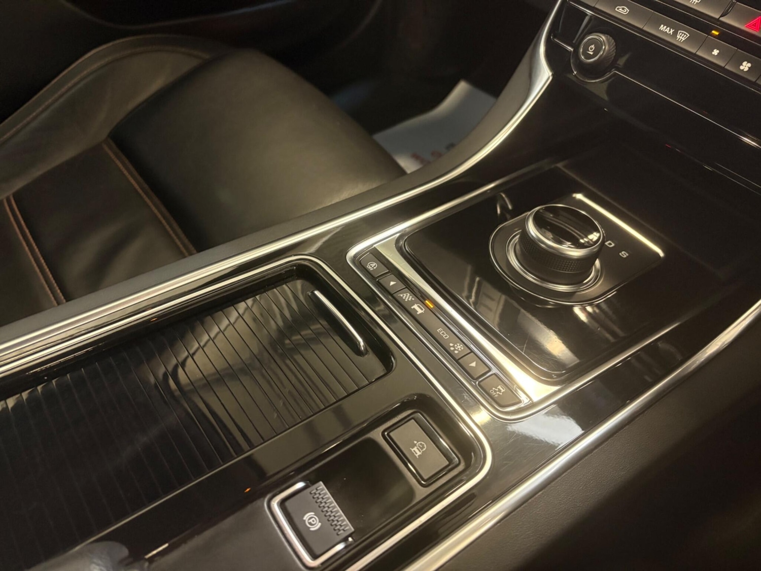 Used Jaguar XE 2018 for sale - 77029606: Photo 24