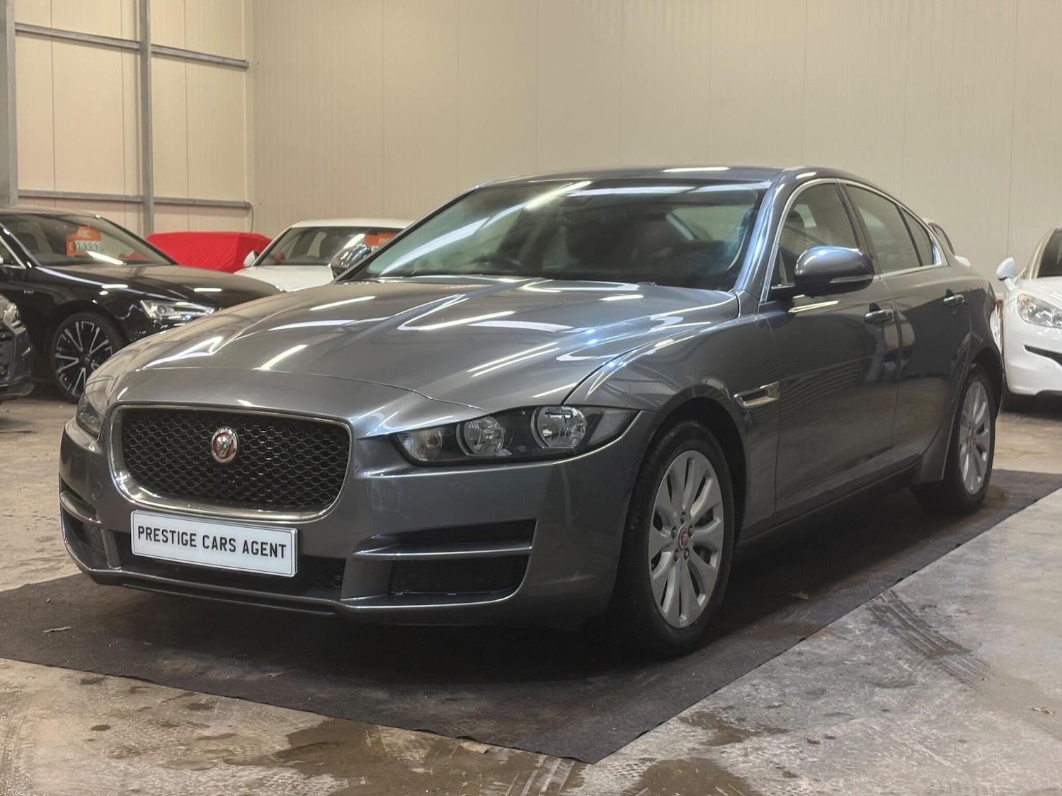 Used Jaguar XE 2018 for sale - 77029606: Photo 3
