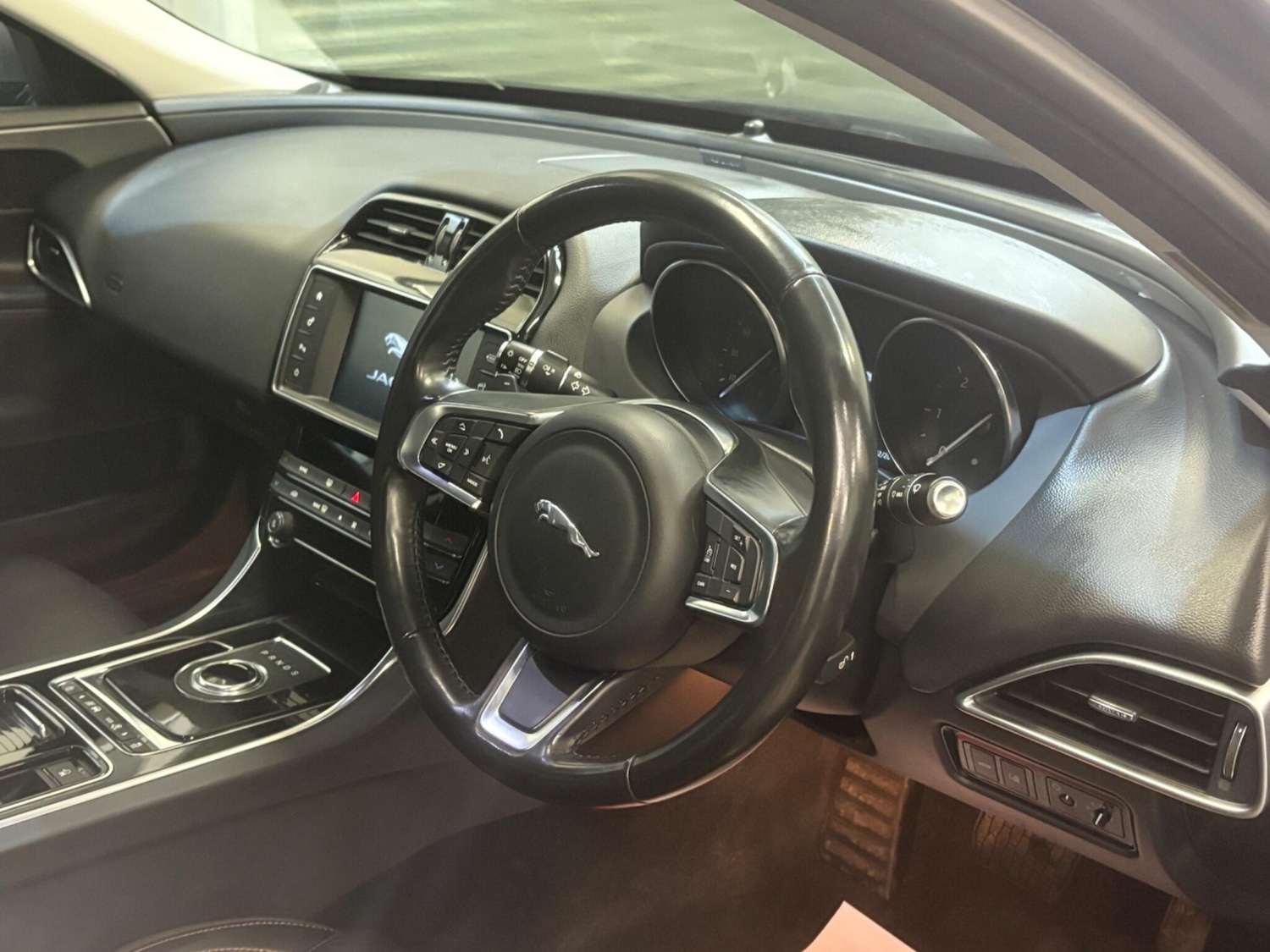 Used Jaguar XE 2018 for sale - 77029606: Photo 8