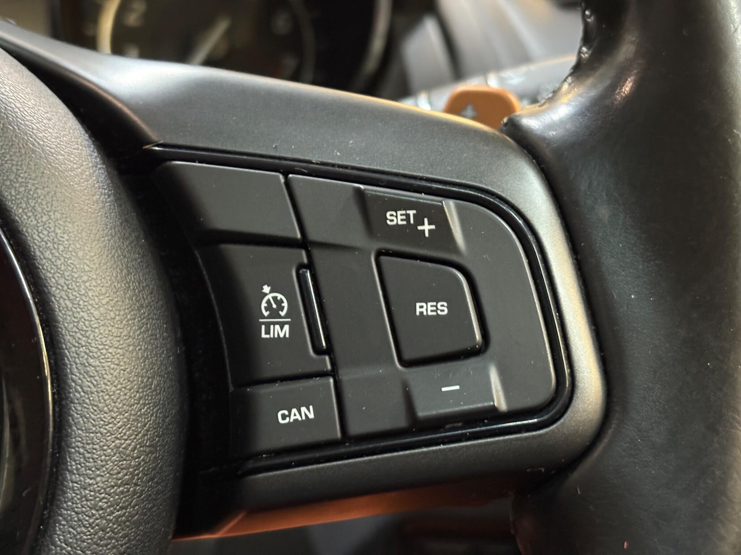 Used Jaguar F-Type 2015 for sale - 77598328: Photo 14