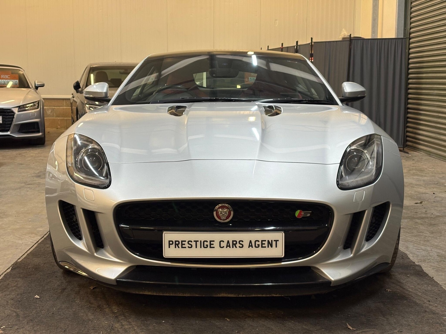 Used Jaguar F-Type 2015 for sale - 77598328: Photo 2