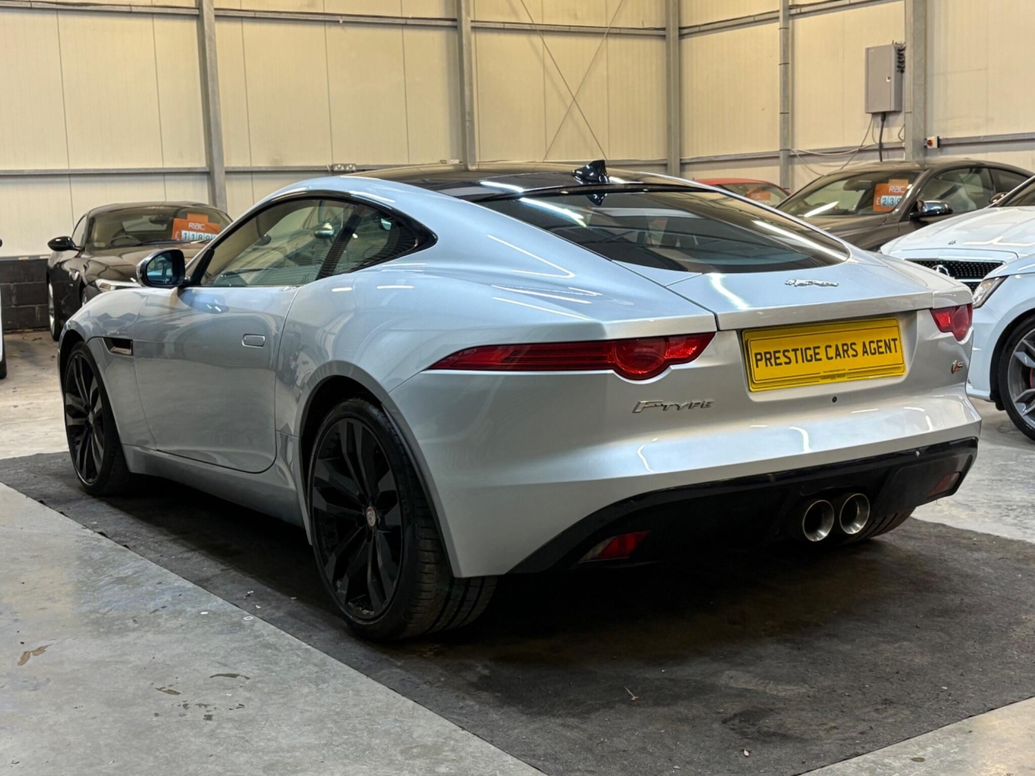 Used Jaguar F-Type 2015 for sale - 77598328: Photo 4