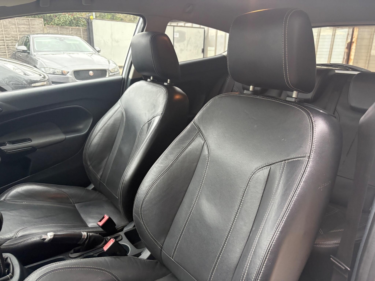 Used Ford Fiesta 2012 for sale - 77637377: Photo 11