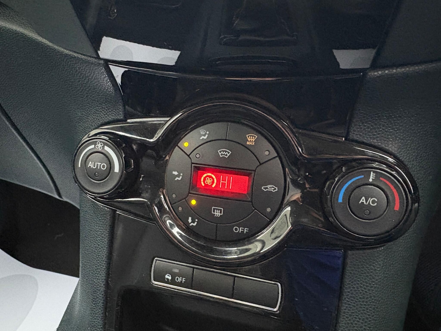 Used Ford Fiesta 2012 for sale - 77637377: Photo 21