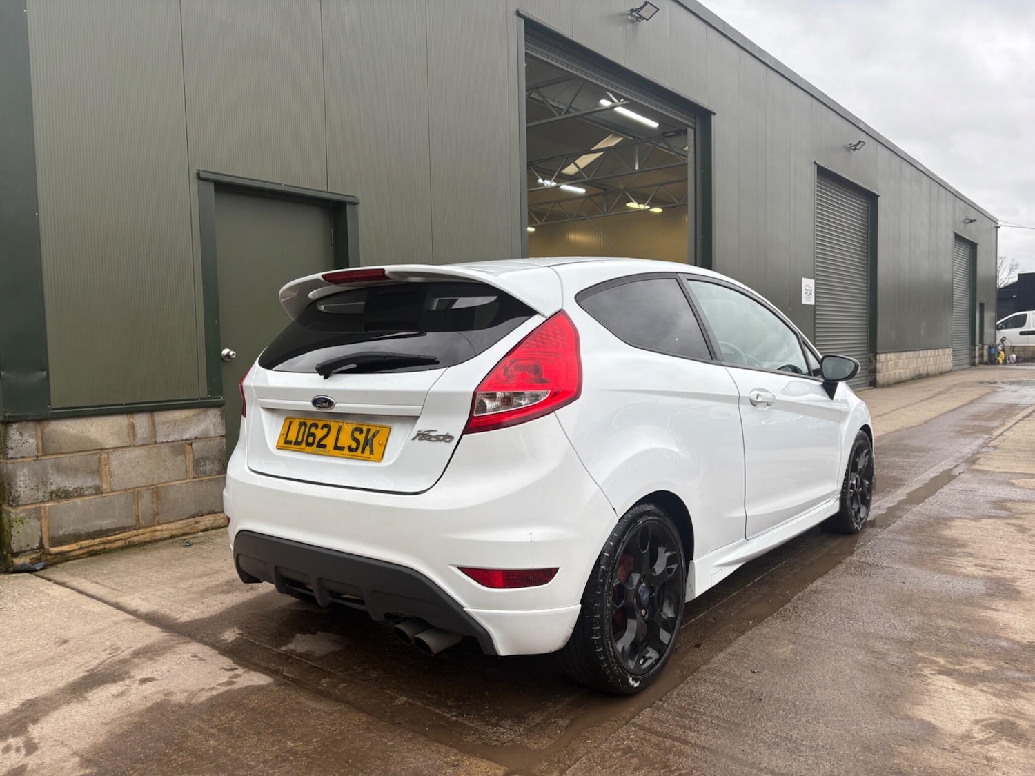 Used Ford Fiesta 2012 for sale - 77637377: Photo 4