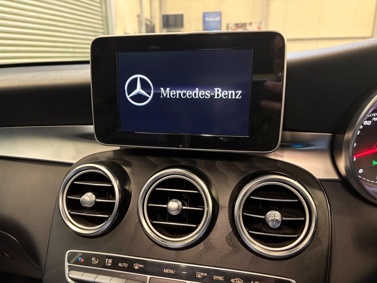 Used Mercedes-Benz GLC 2018 for sale - 76377201: Photo 26