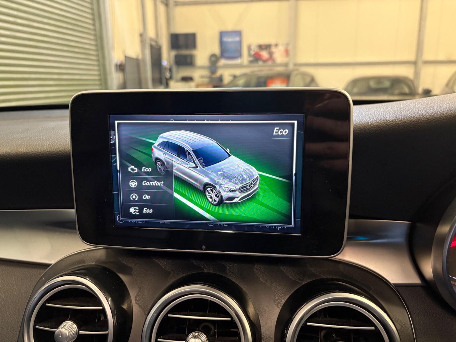 Used Mercedes-Benz GLC 2018 for sale - 76377201: Photo 33