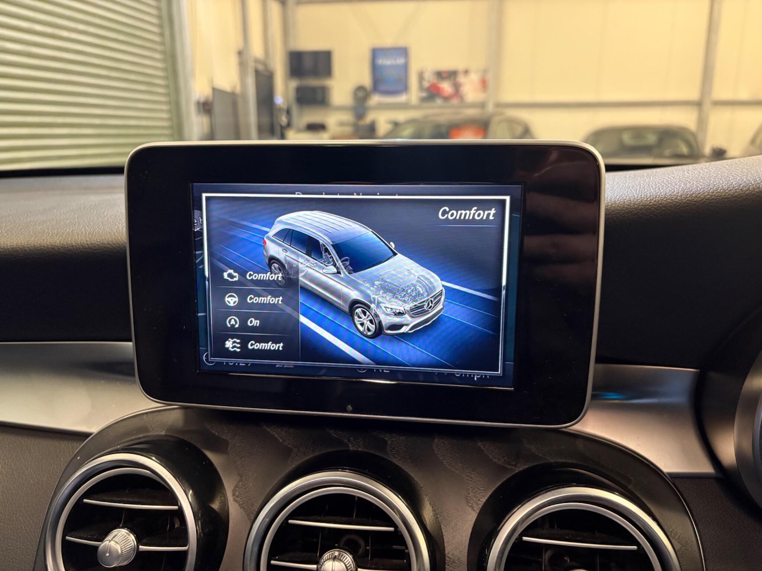Used Mercedes-Benz GLC 2018 for sale - 76377201: Photo 34