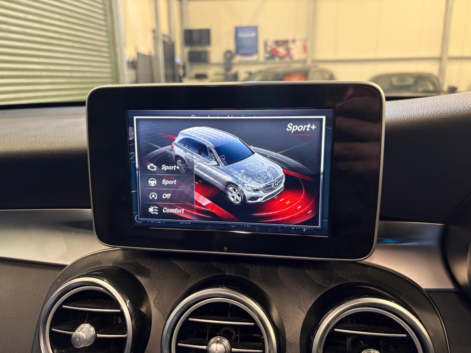 Used Mercedes-Benz GLC 2018 for sale - 76377201: Photo 36