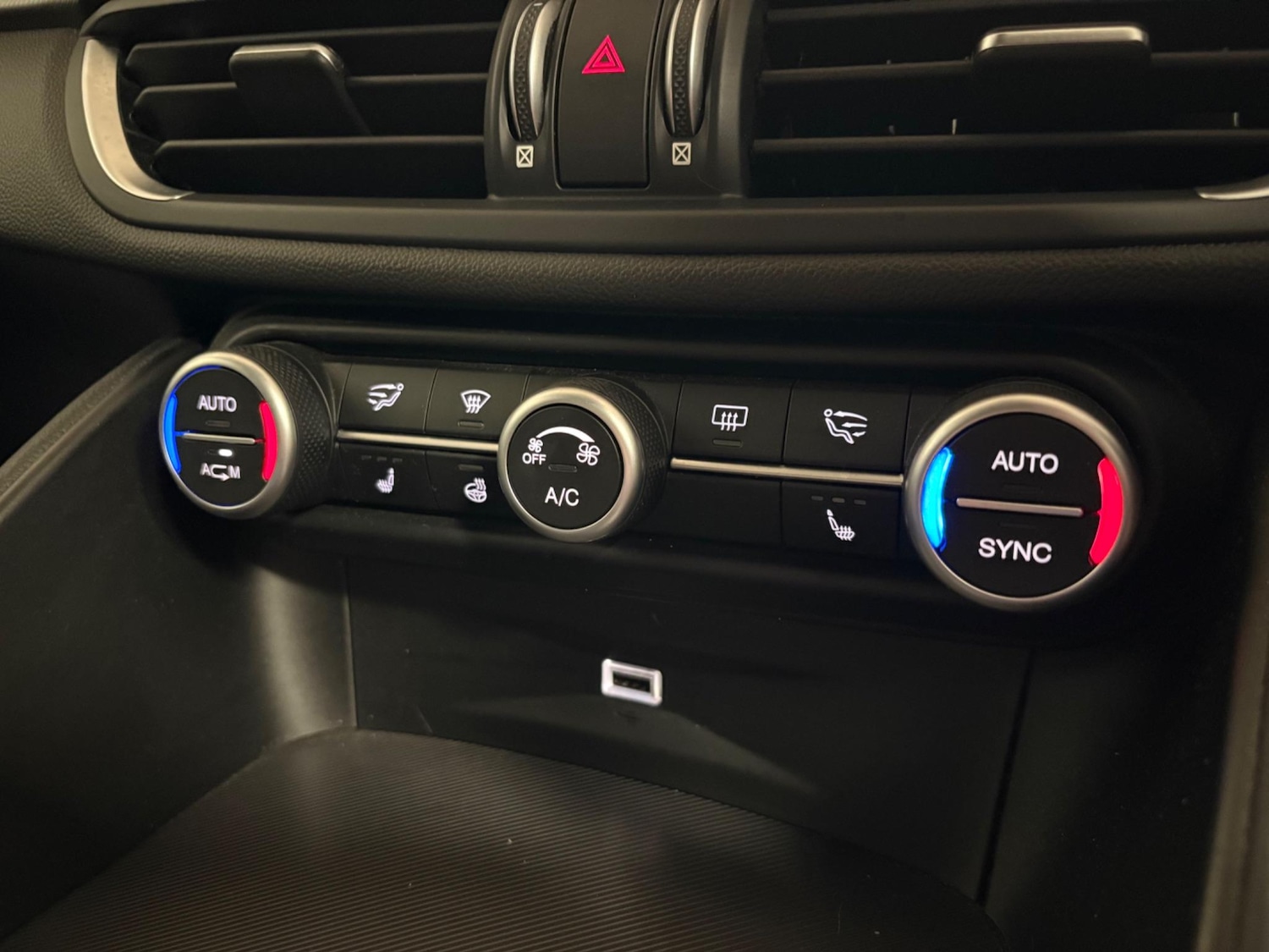 Used Alfa Romeo Giulia 2017 for sale - 76199948: Photo 44