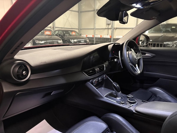 Used Alfa Romeo Giulia 2017 for sale - 76199948: Photo 9