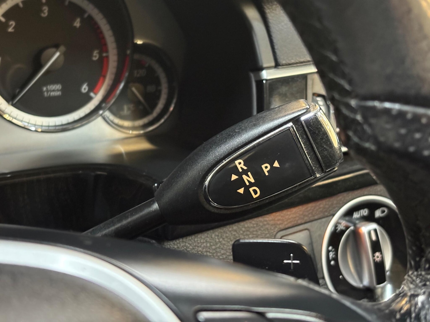 Used Mercedes-Benz E Class 2013 for sale - 77882758: Photo 17