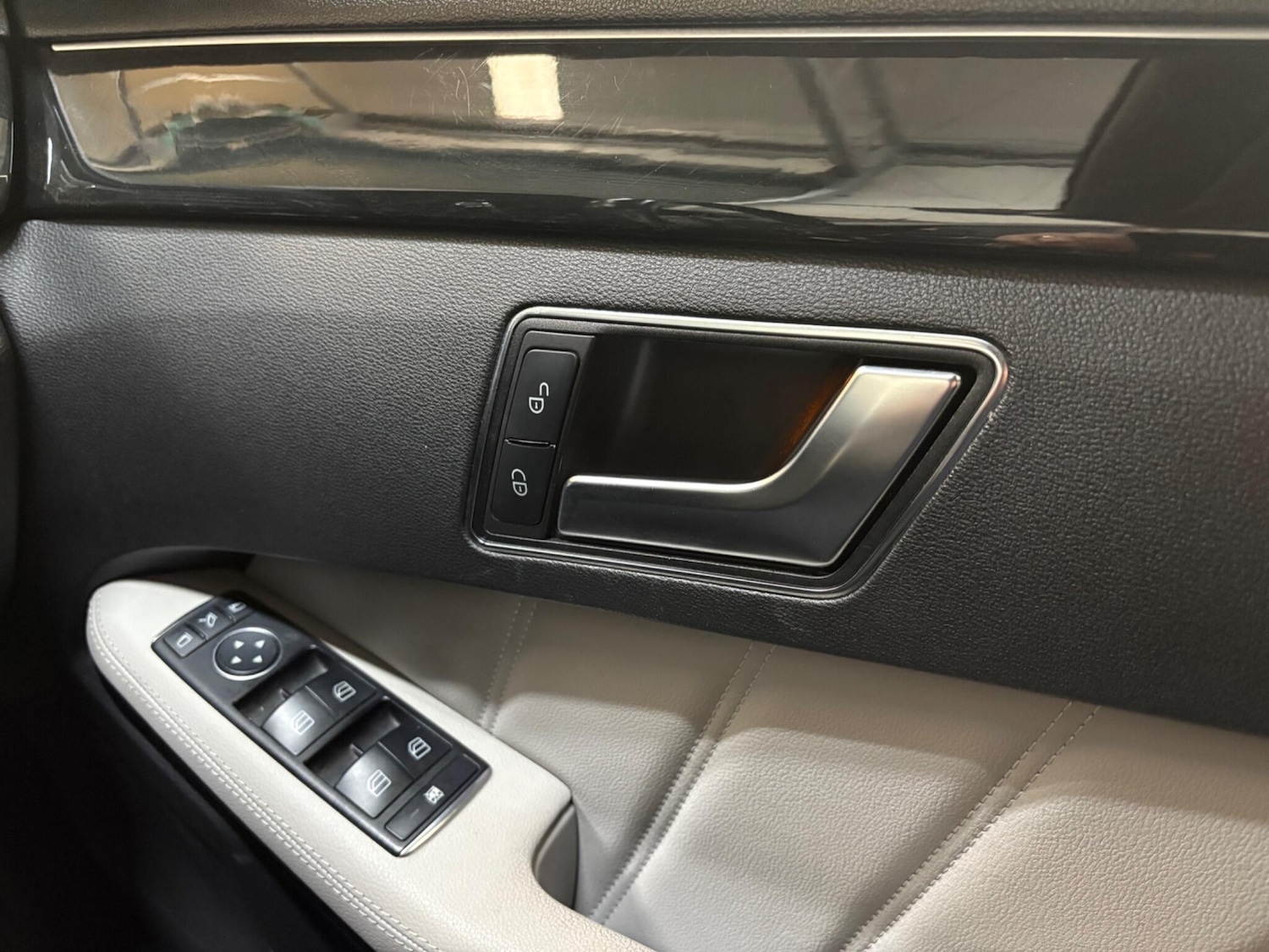 Used Mercedes-Benz E Class 2013 for sale - 77882758: Photo 21